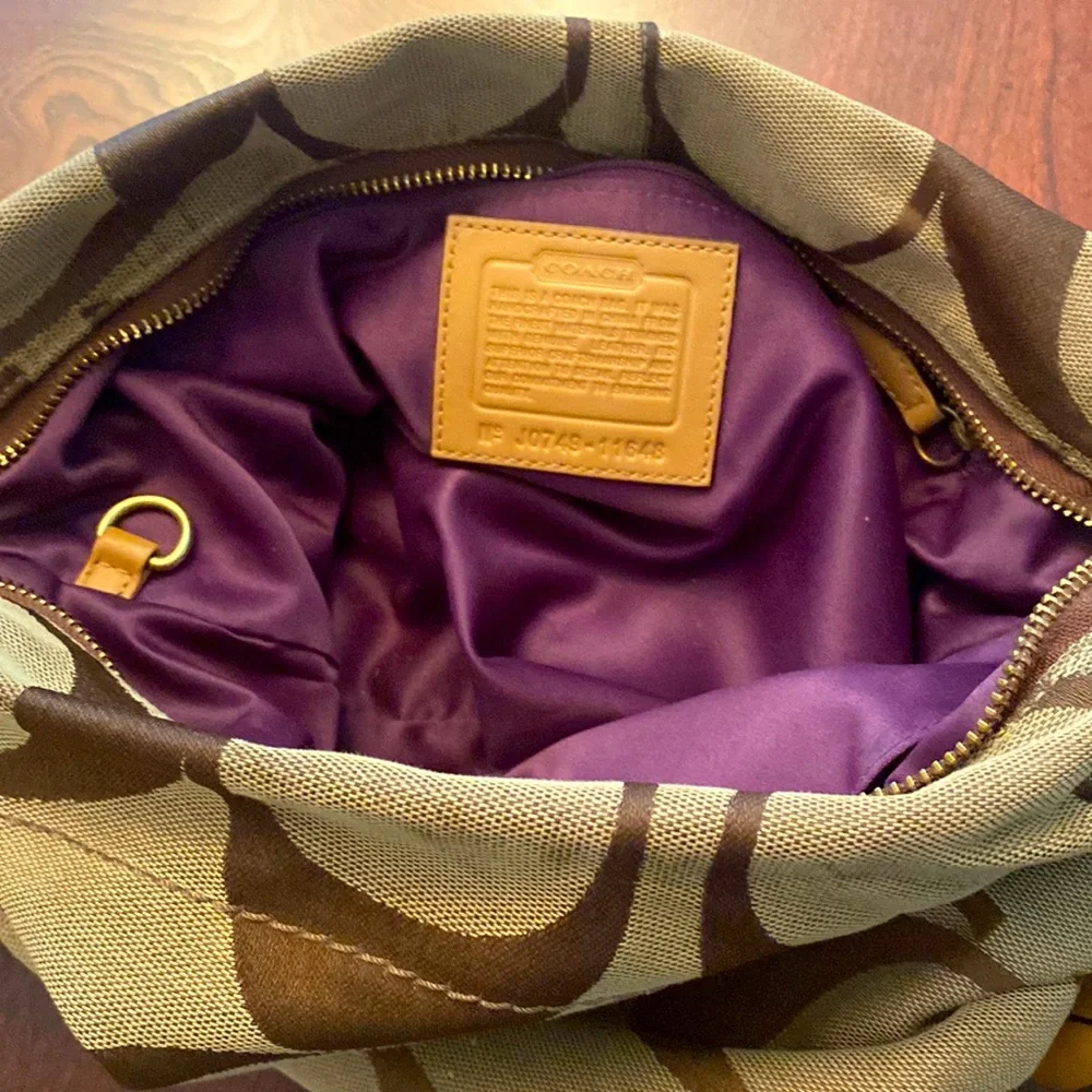 Coach Signature - Picture 3 of 3